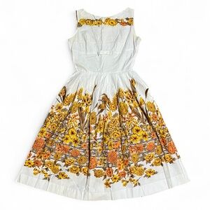 🌟SOLD🌟American Vintage 1960s Floral Midi Dress